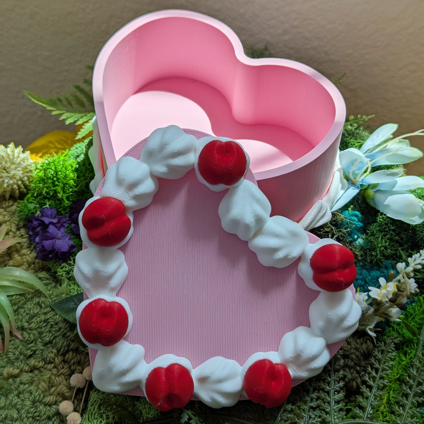 3D Printed Cake Trinket Jewelry Box - Strawberry Cream Flavor