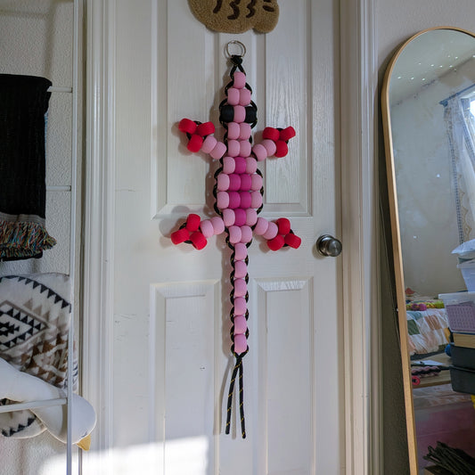 Giant Pony Bead Lizard Keychain Wall Art (Pink)